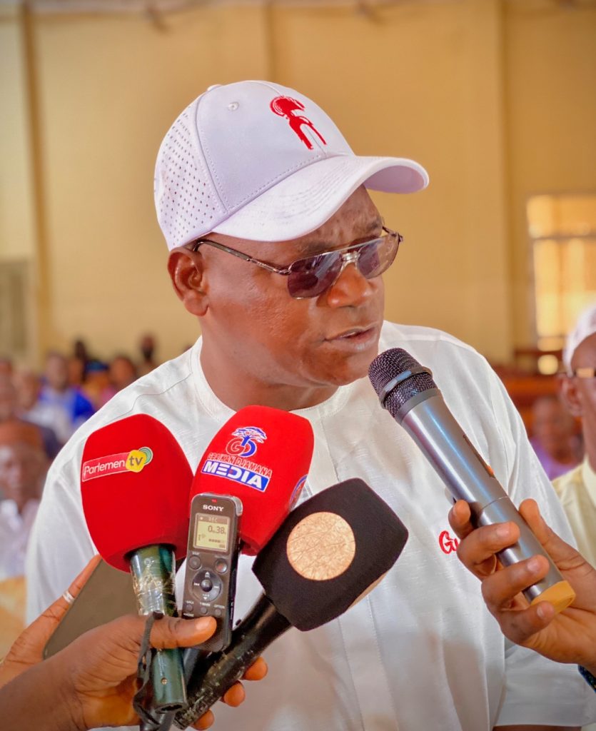Siguiri : le préfet Col. Ibrahima Douramoudou Keita ordonne l’arrêt immédiat de l’utilisation des Poclains.