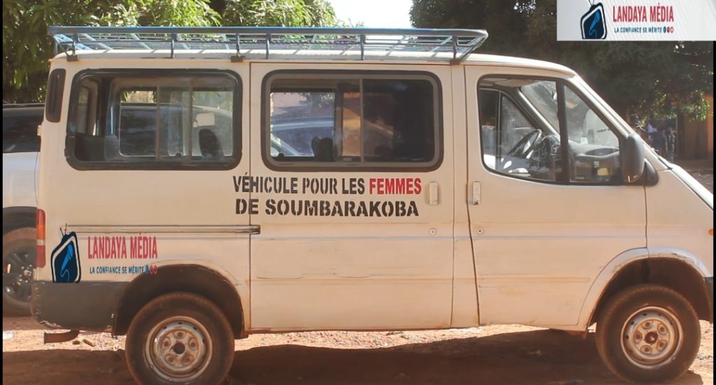 Sèkè Doko : les femmes de Sèkè roulent désormais dans un bus climatisé grâce au Directeur de Campagne du GMD Cellou Camara.