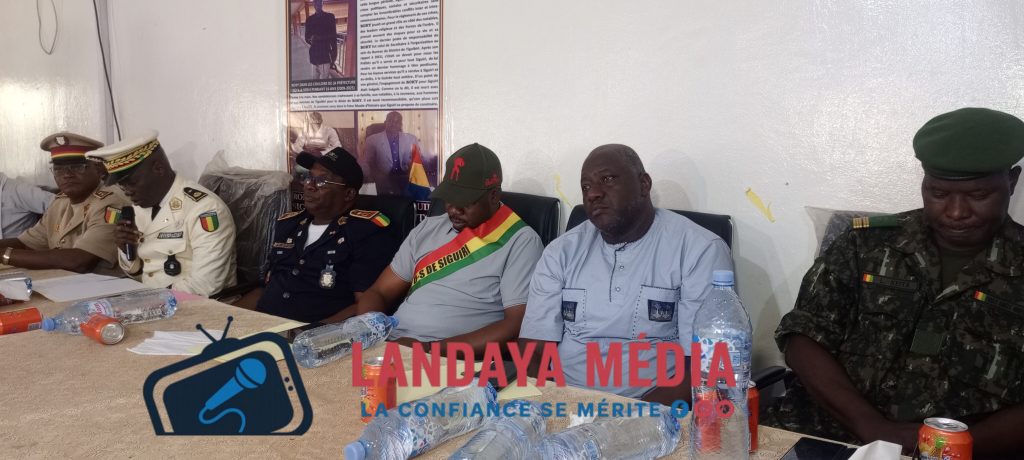 Installation Officielle à Siguiri : Le Colonel seny silver Camara prend les rênes de la préfecture.